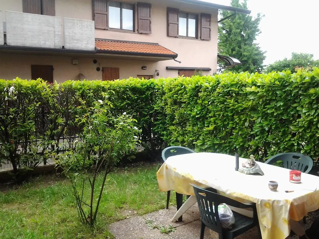 *** Guest house Villetta Rossini: Shared Apartment with Taxi Service Valbrembo Italy