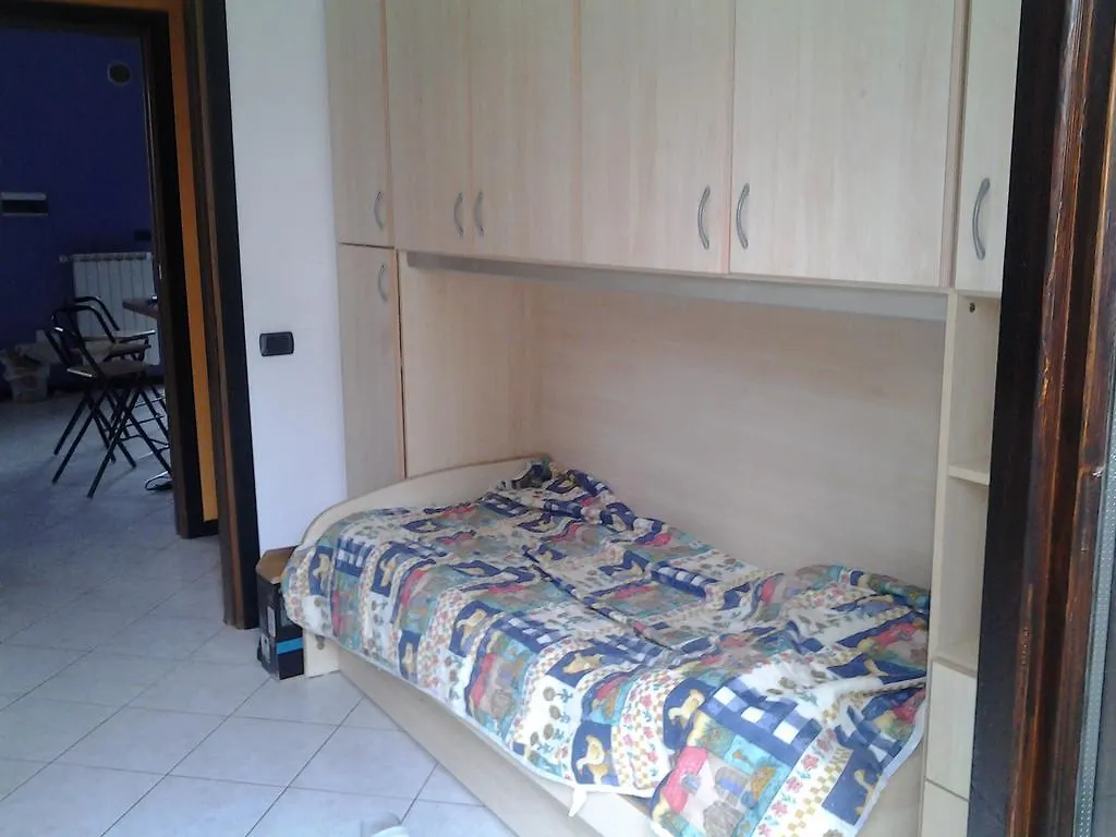 Guest house Villetta Rossini: Shared Apartment with Taxi Service Valbrembo
