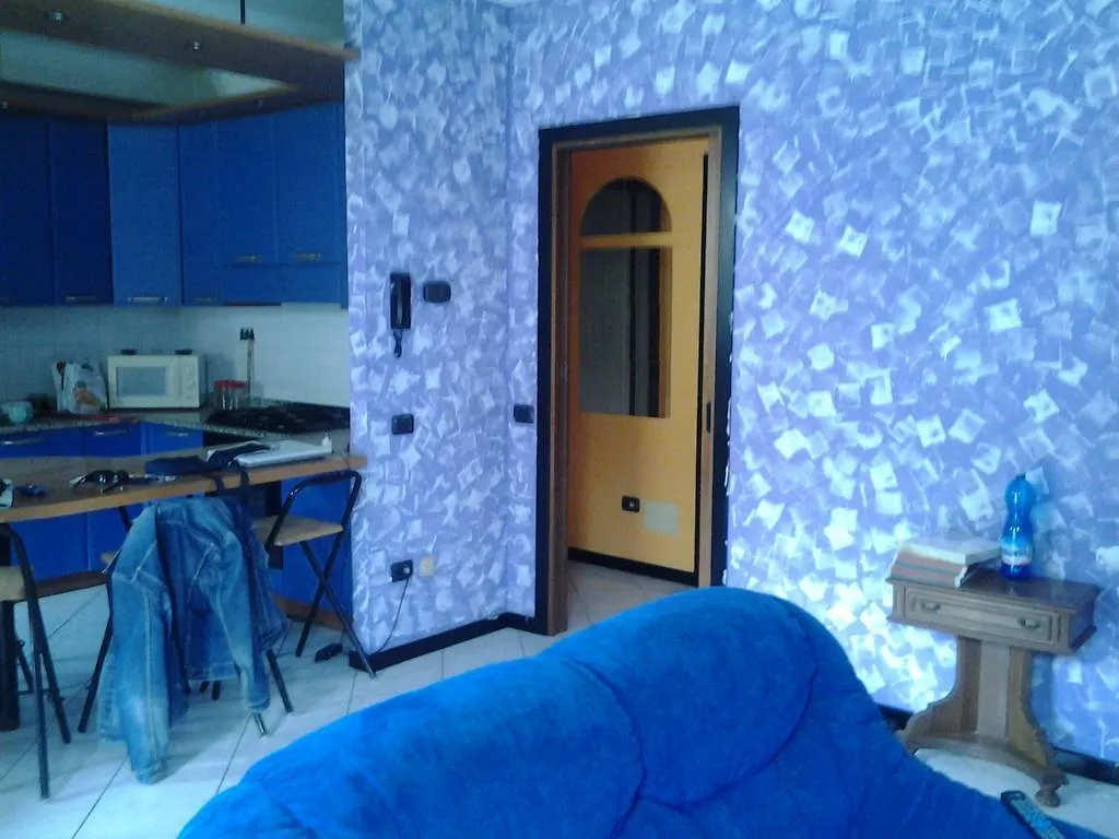 Guest house Villetta Rossini: Shared Apartment with Taxi Service Valbrembo
